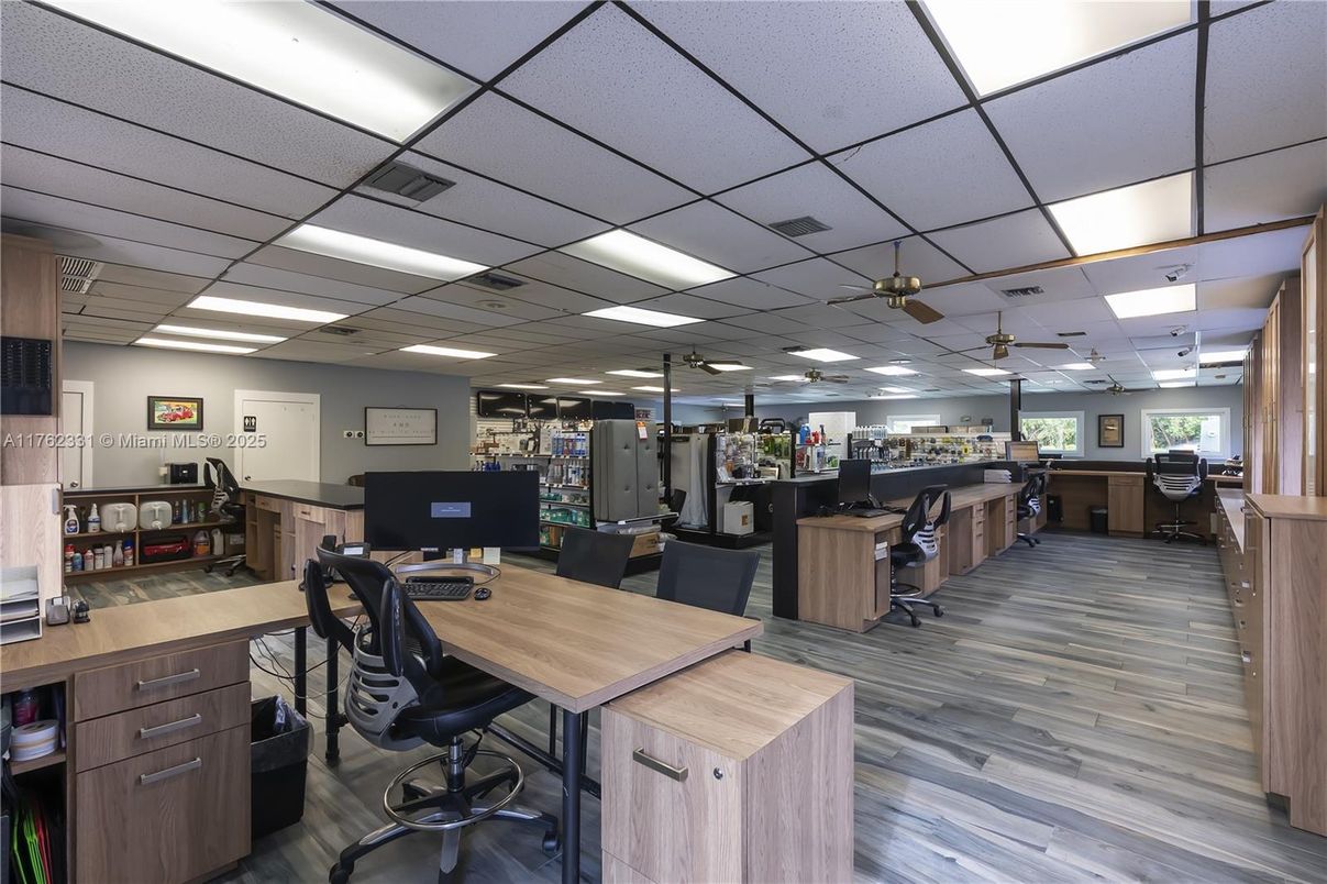 Home Office, Interior, Recessed Lighting, Wood Texture Flooring