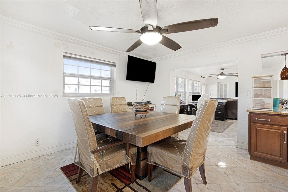 Dining room, Interior, Marble