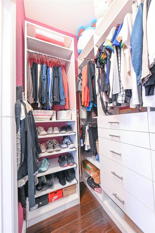 Interior, Walk-in Closets, Wood Texture Flooring