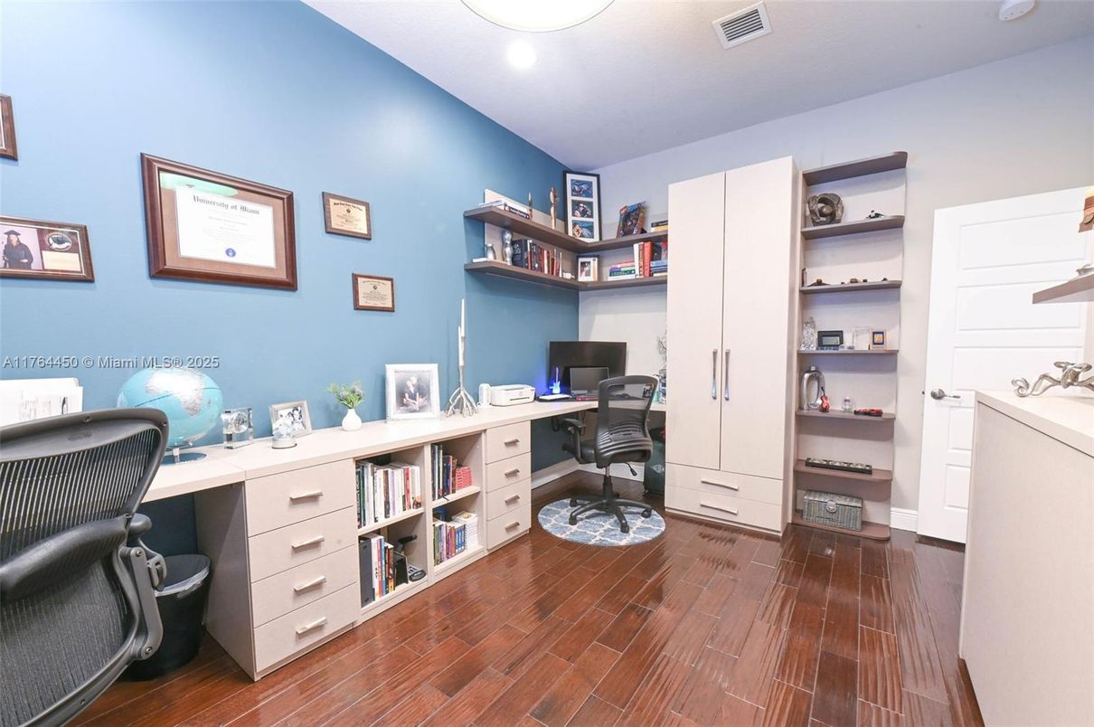Home Office, Interior, Recessed Lighting, Wood Texture Flooring