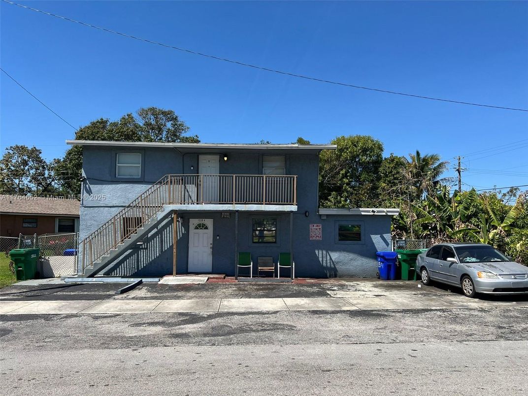 Exterior, Facade, None
