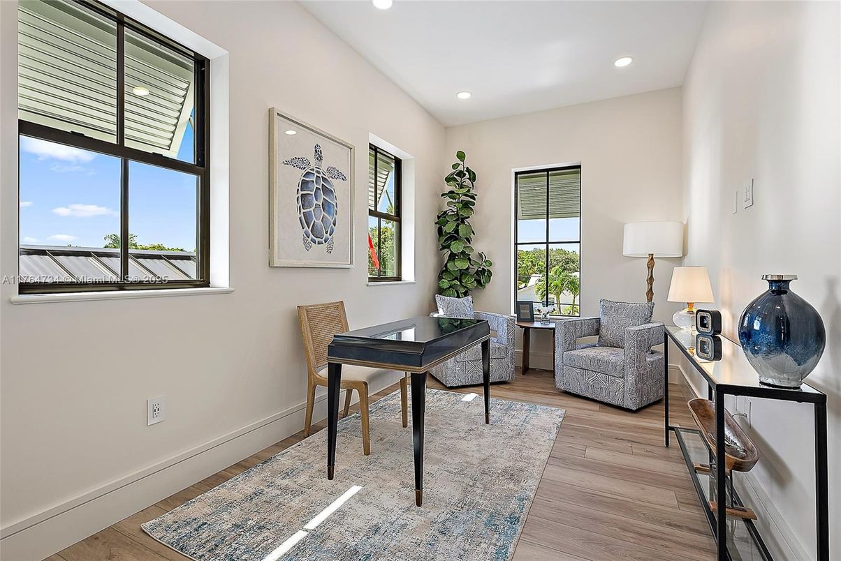 Interior, Recessed Lighting, Wood Texture Flooring