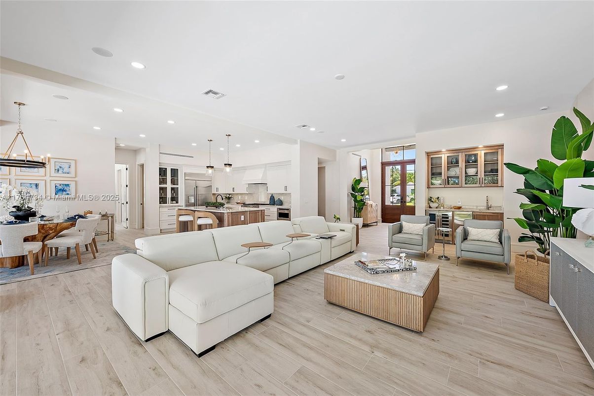 Dining room, Interior, Kitchen, Living room, Pendant Lights, Recessed Lighting, Wood Texture Flooring