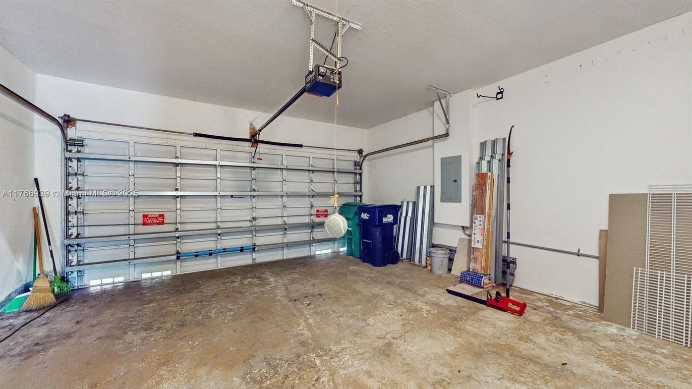 Garage, Interior