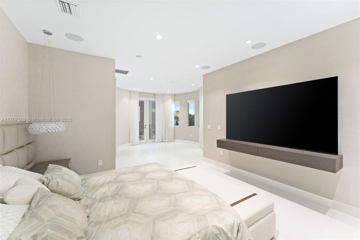 Bedroom, Interior, Pendant Lights, Recessed Lighting