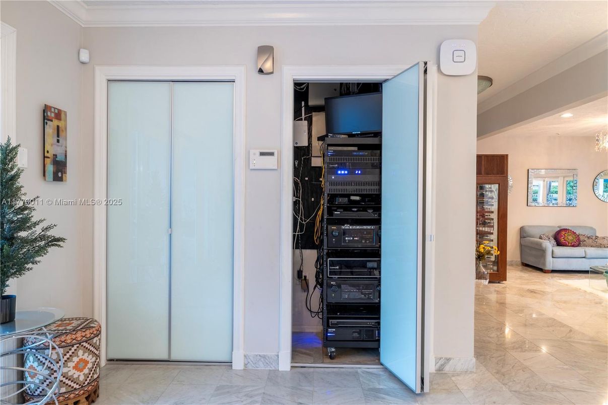 Interior, Marble, Recessed Lighting
