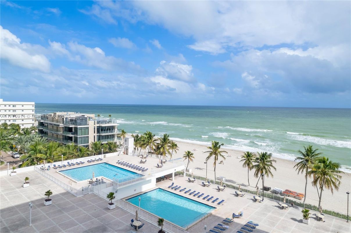 Exterior, Pool, Water