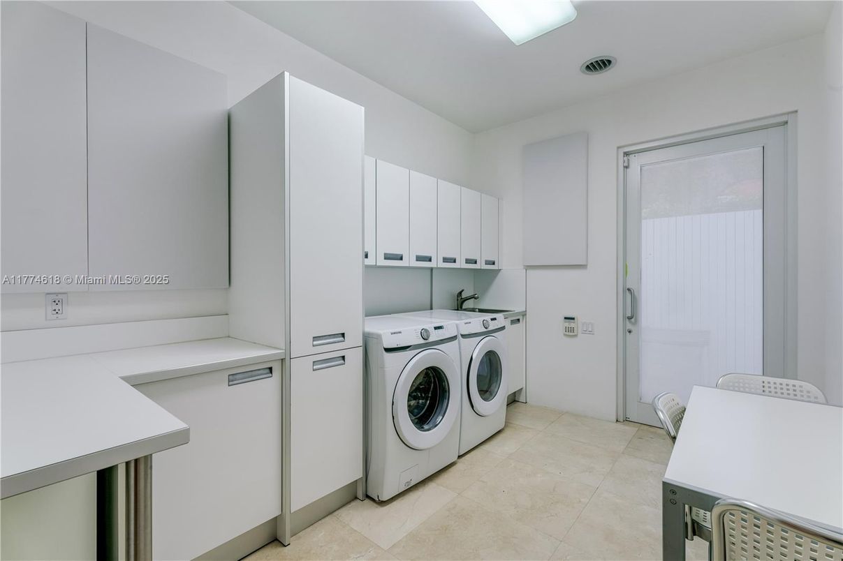 Interior, Washer