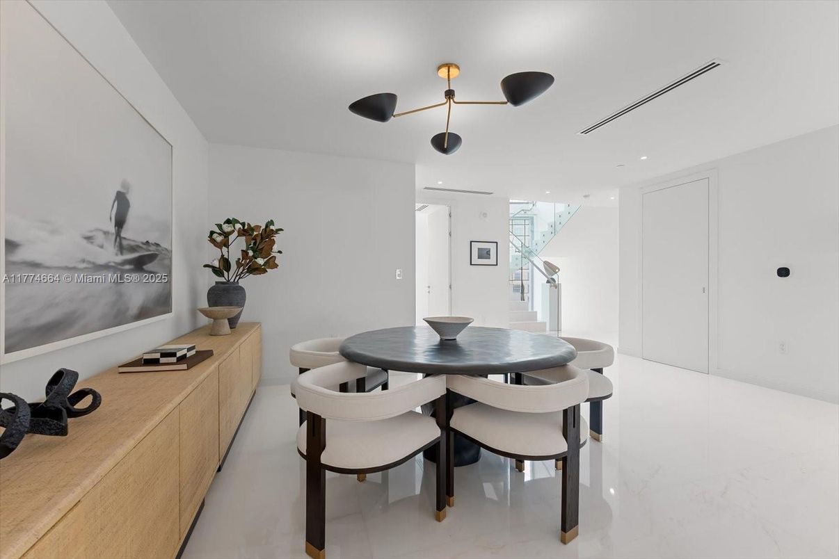 Dining room, Interior, Recessed Lighting