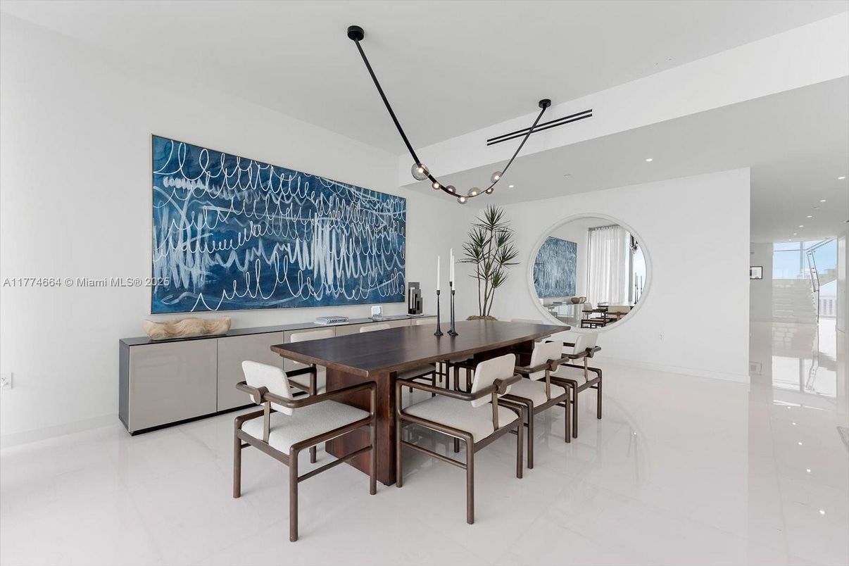 Dining room, Interior, Pendant Lights, Recessed Lighting