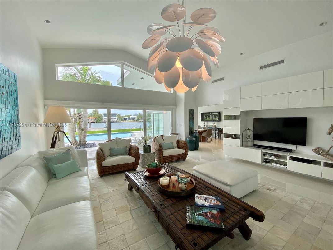 Interior, Living room, Pendant Lights, Water