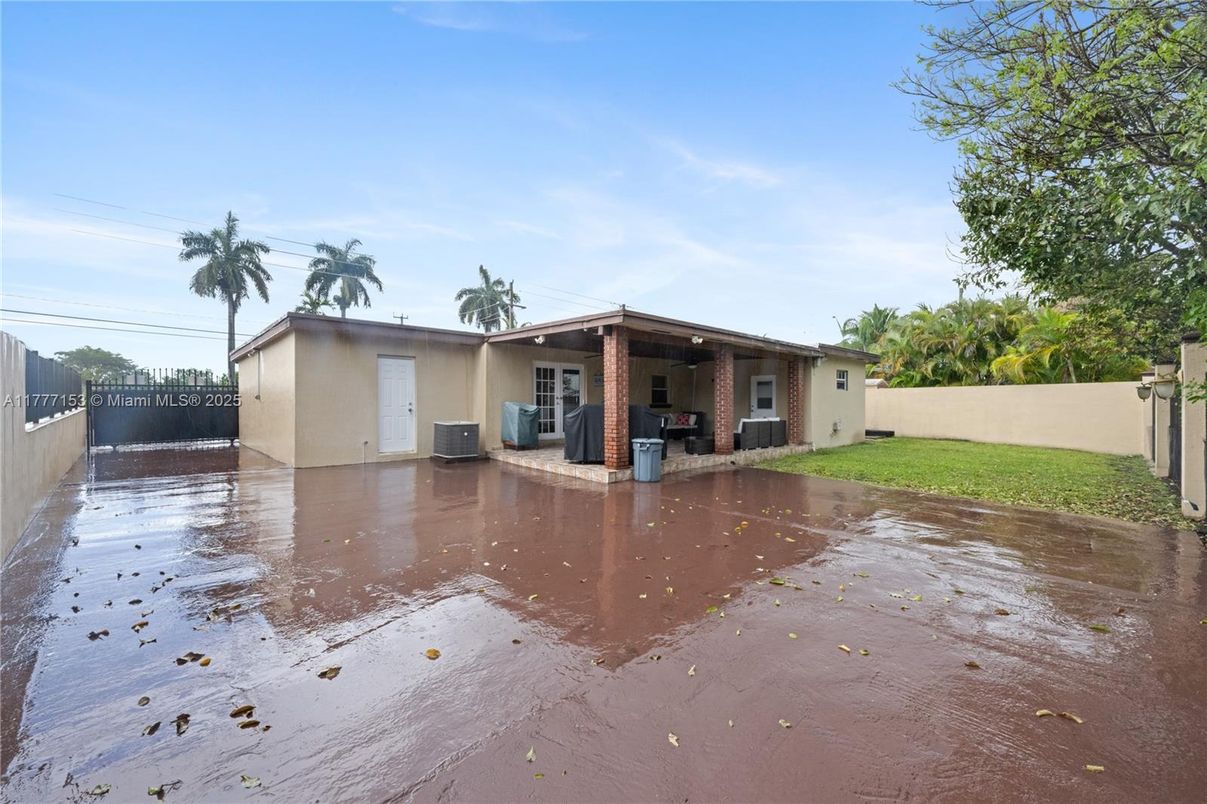 Backyard, Exterior