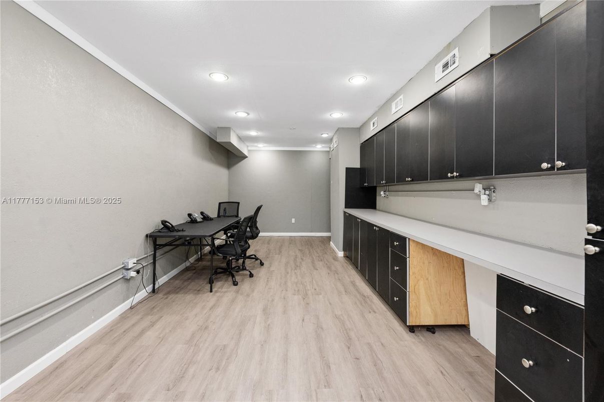 Home Office, Interior, Recessed Lighting, Wood Texture Flooring
