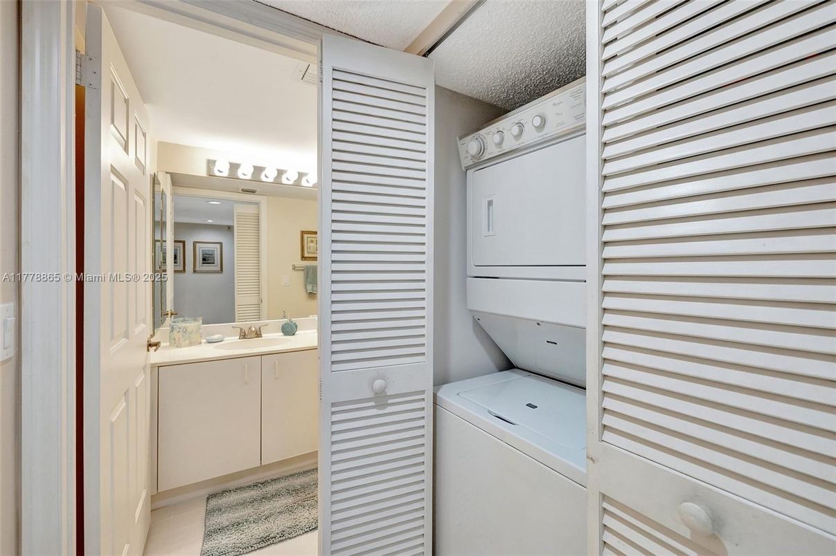 Bathroom, Interior, Utility Closets, Washer