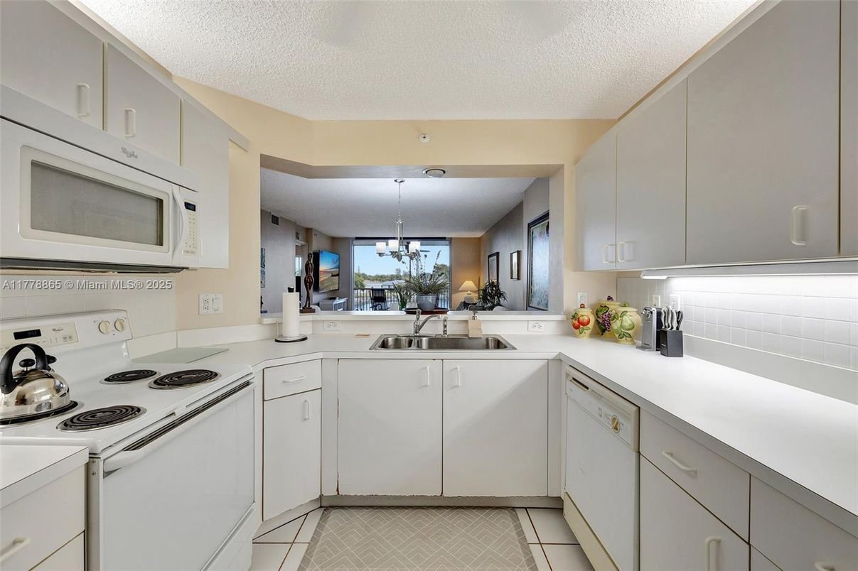 Chandelier, Interior, Kitchen, Pendant Lights