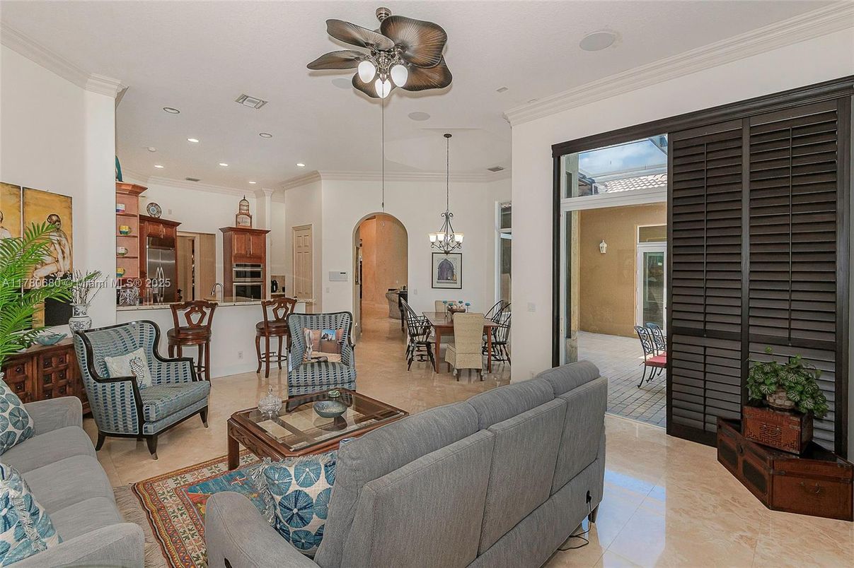 Chandelier, Dining room, Interior, Kitchen, Living room, Pendant Lights, Recessed Lighting