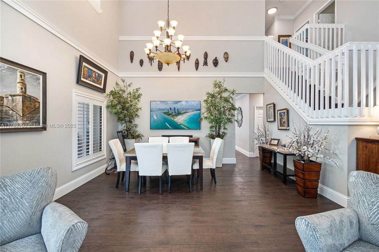 Chandelier, Dining room, Interior, Recessed Lighting, Wood Texture Flooring