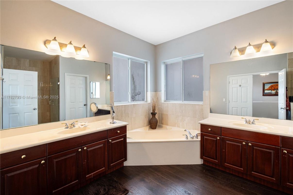 Bathroom, Dual Sink Vanities, Interior, Wood Texture Flooring