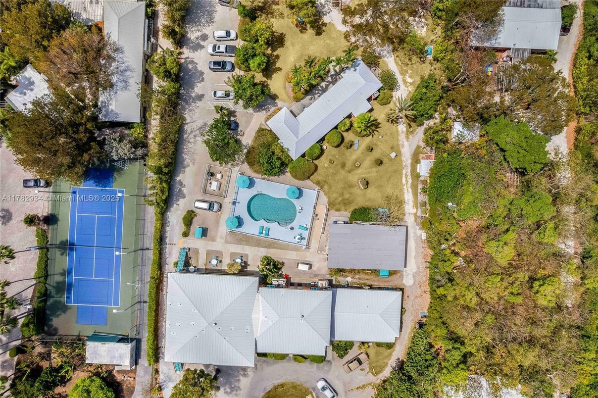 Exterior, Drone