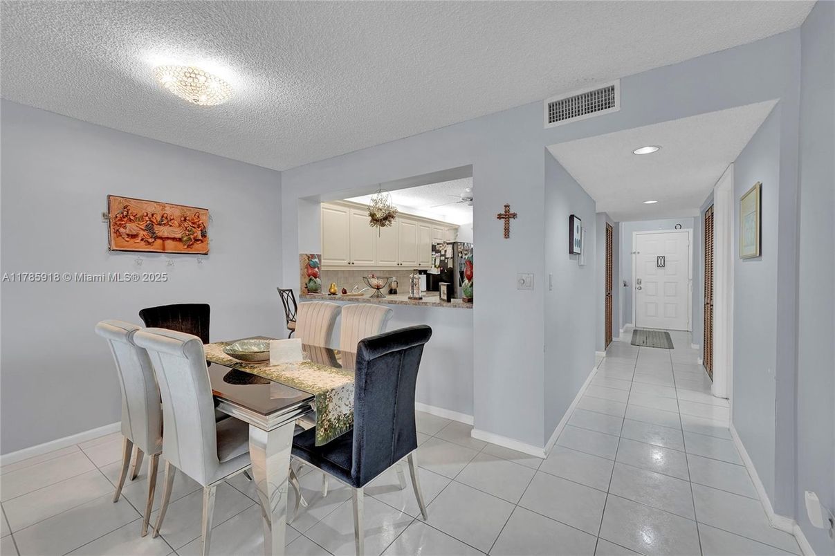 Dining room, Interior, Recessed Lighting