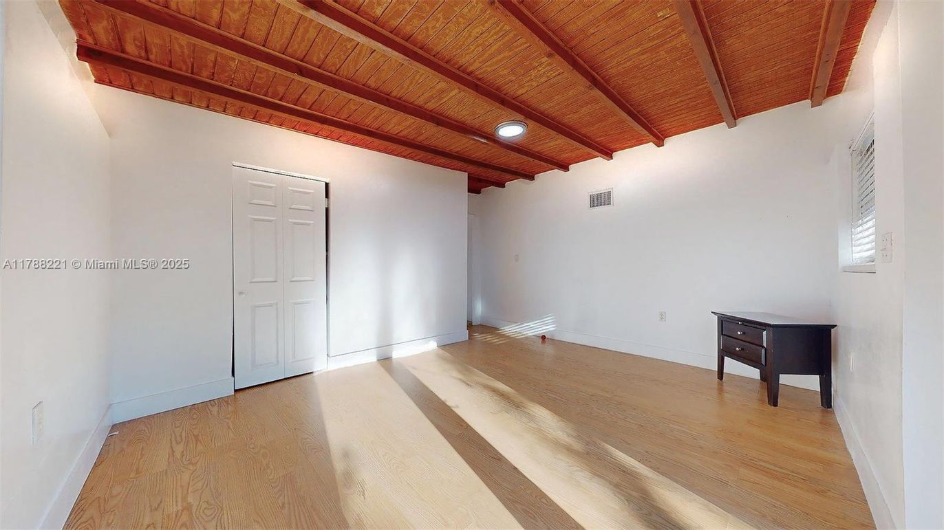 Empty room, Interior, Recessed Lighting, Wooden Beams, Wooden Ceilings, Wood Texture Flooring