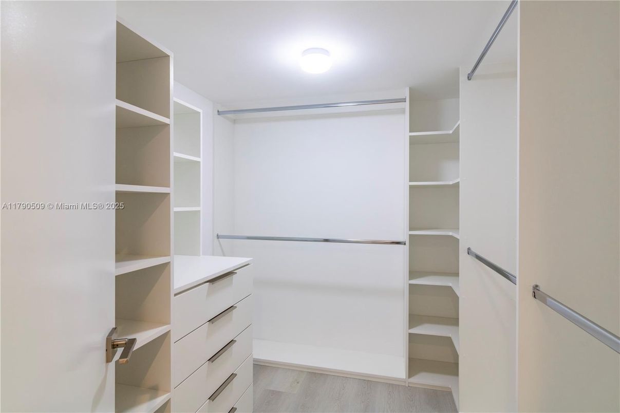 Interior, Walk-in Closets, Wood Texture Flooring