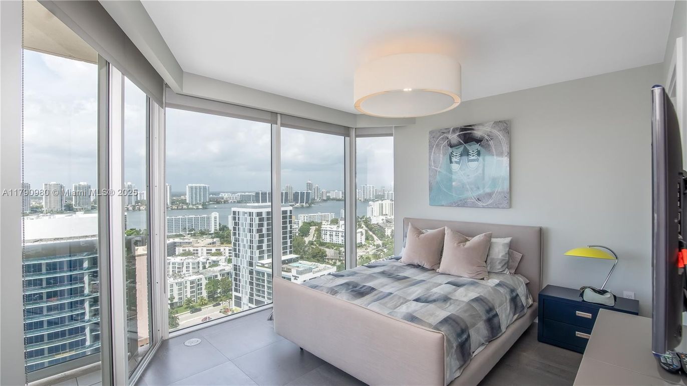 Bedroom, Interior, Water