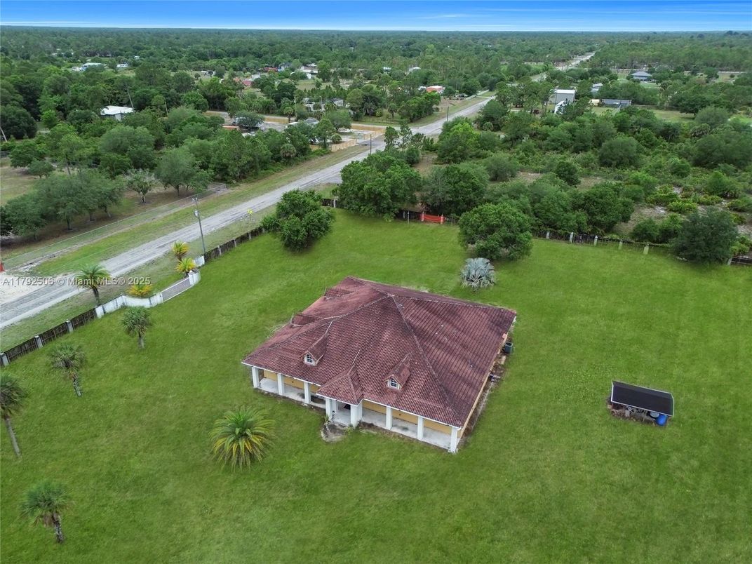 Exterior, Drone