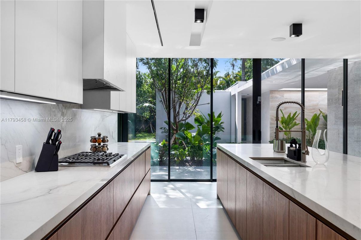 Interior, Kitchen, Recessed Lighting