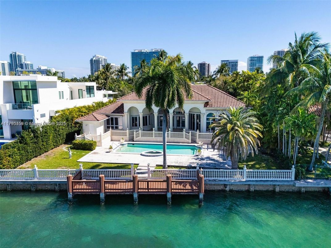Exterior, Lake, Pool