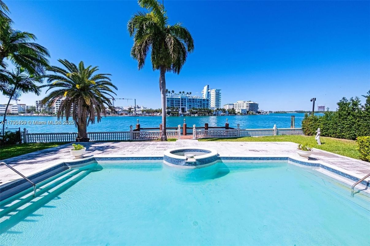 Exterior, Lake, Pool, Water