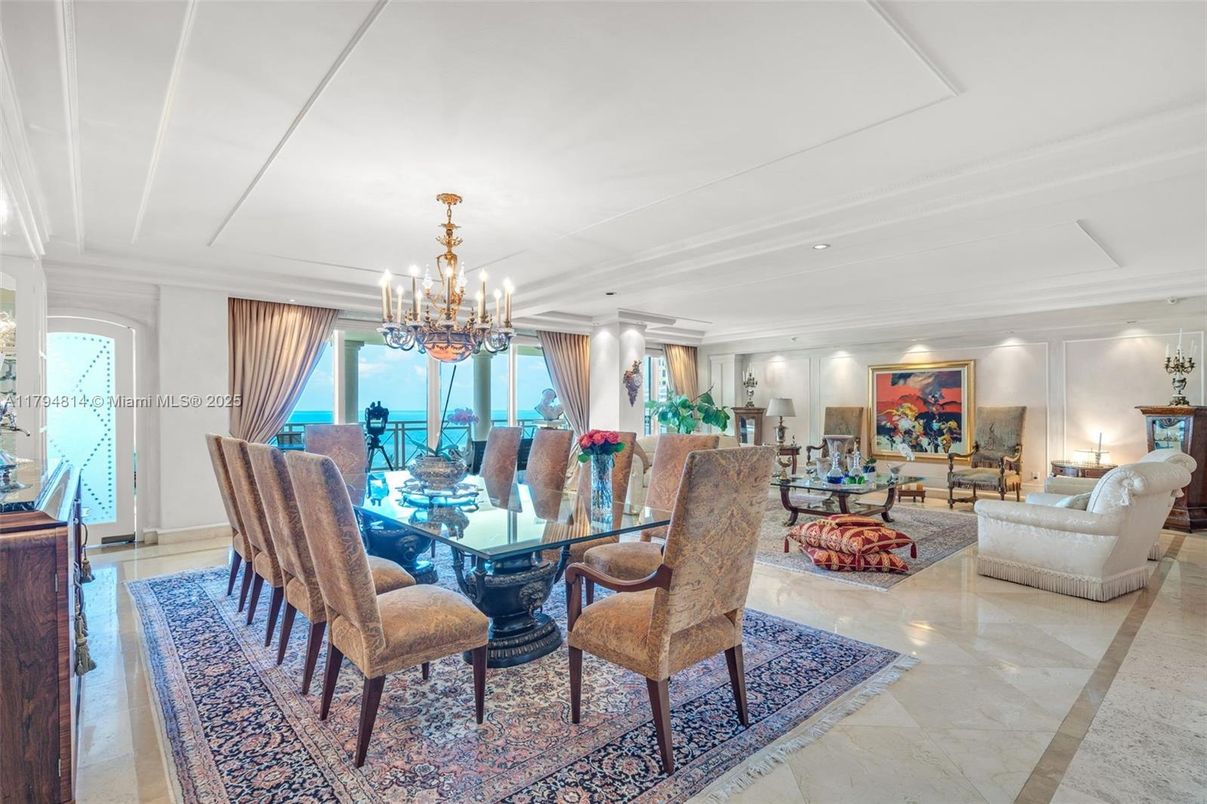 Chandelier, Dining room, Interior, Living room