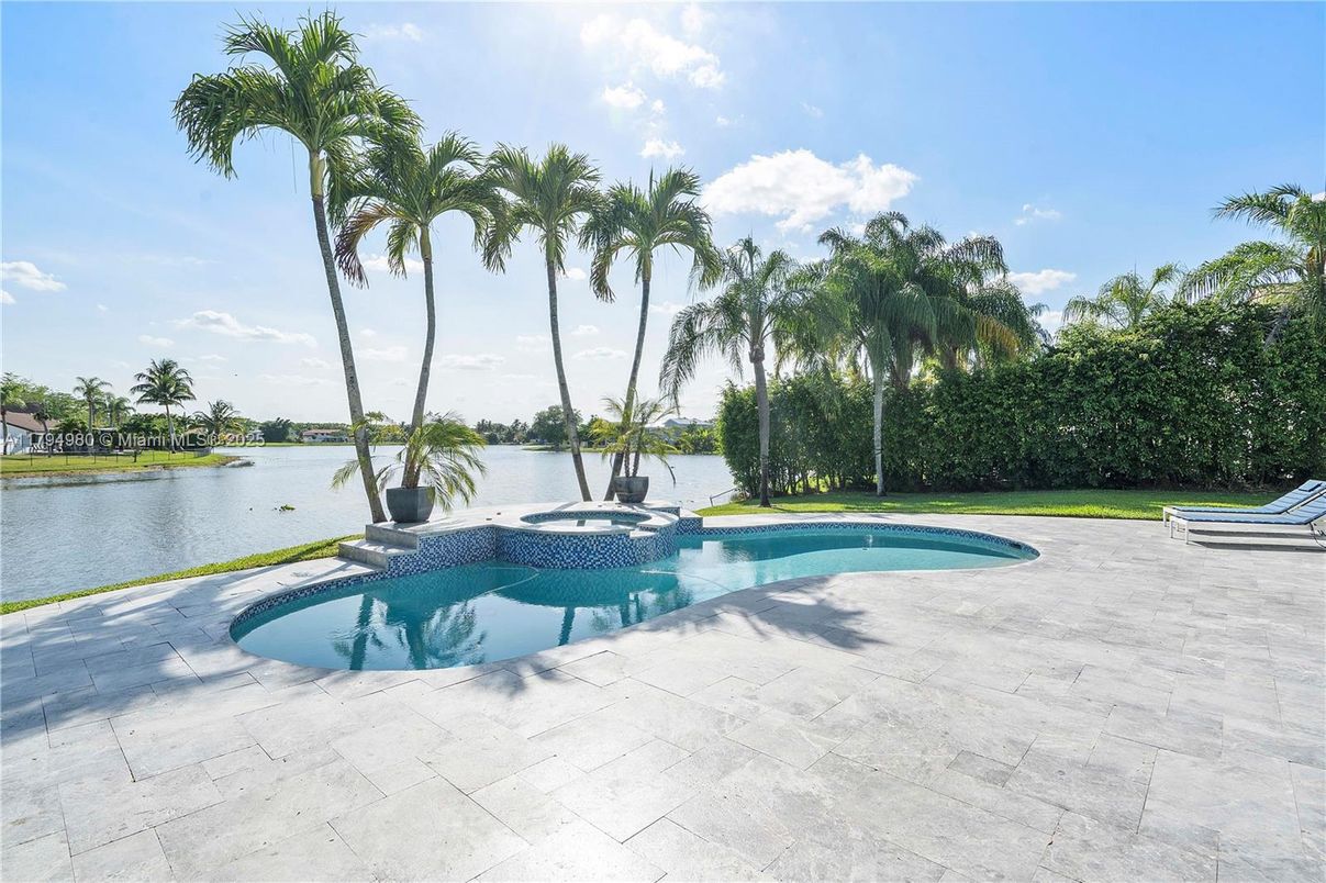 Exterior, Pool, Water