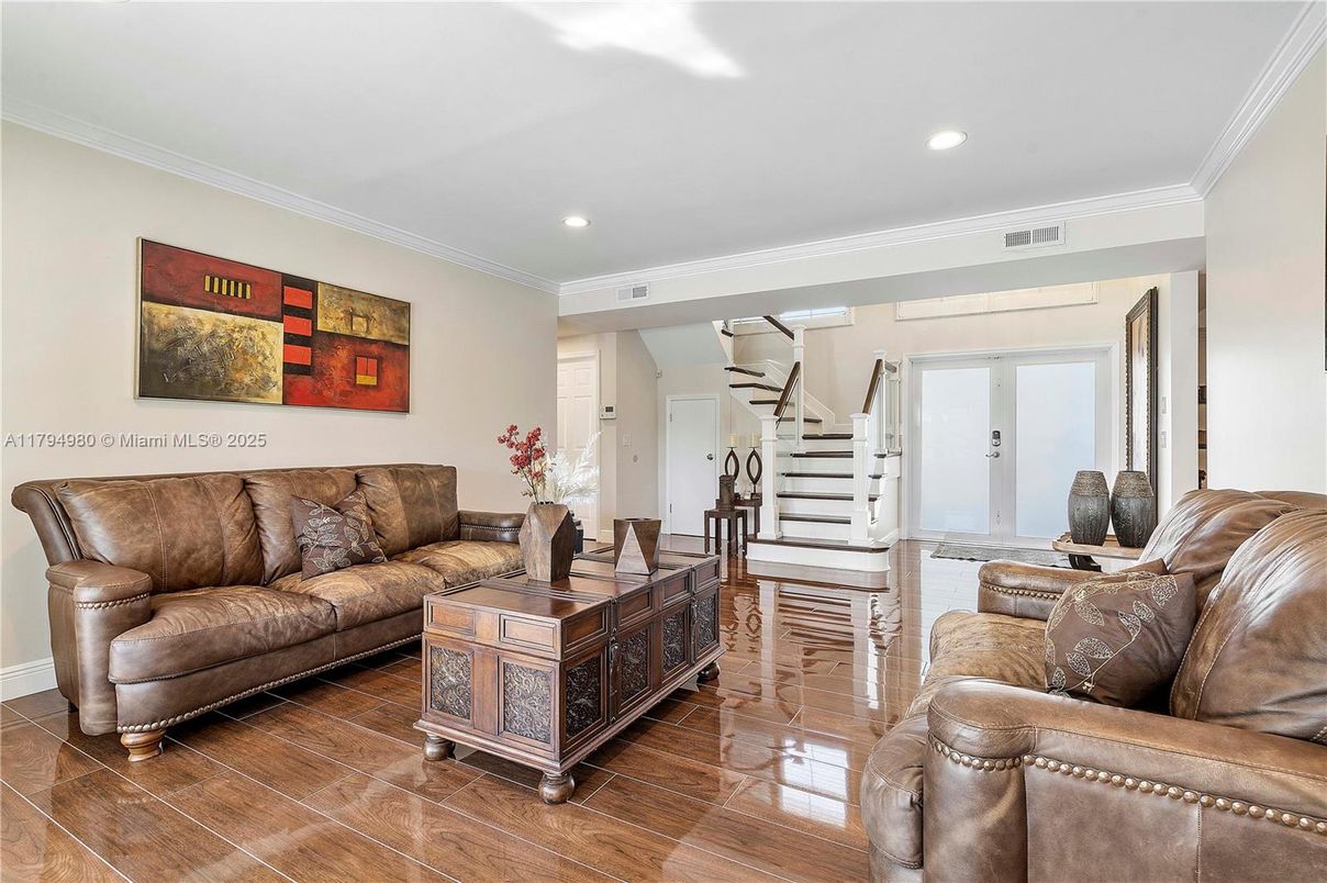 Interior, Living room, Recessed Lighting, Wood Texture Flooring