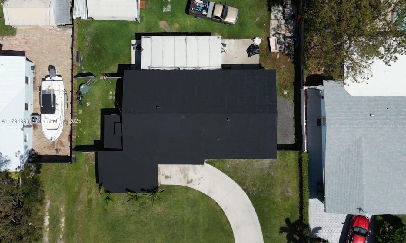 Exterior, Drone