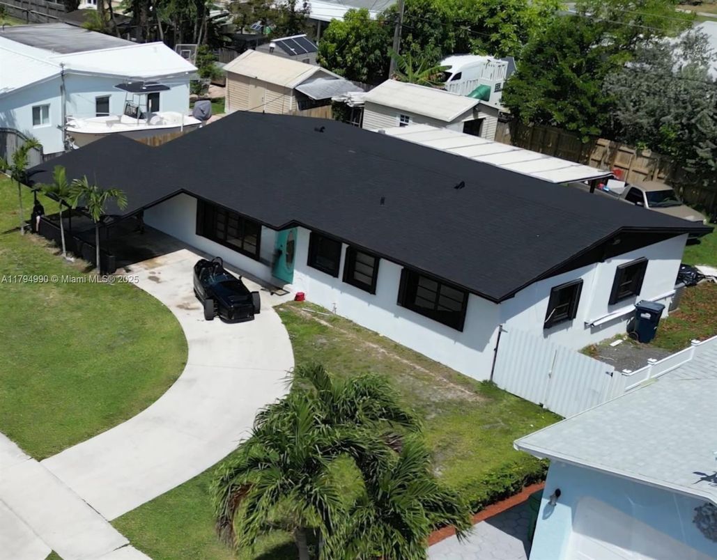 Exterior, Drone