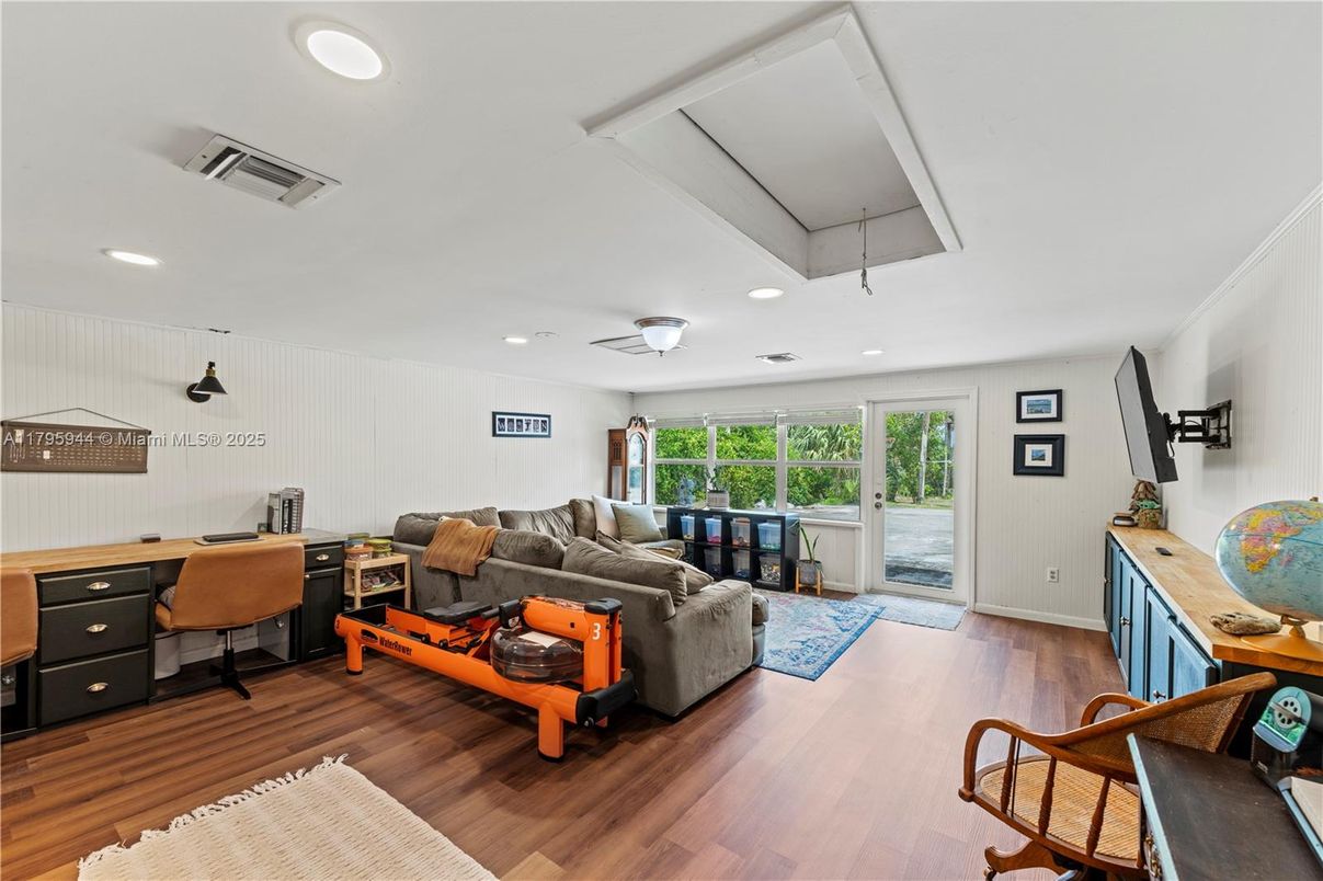 Home Office, Interior, Living room, Recessed Lighting, Wood Texture Flooring
