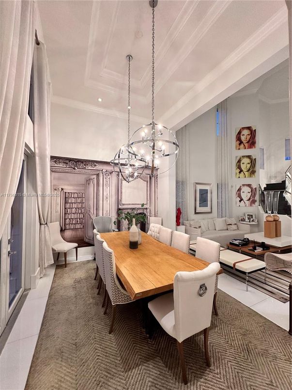 Chandelier, Dining room, Interior, Living room, Pendant Lights, Recessed Lighting