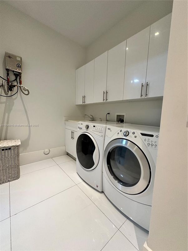 Interior, Washer