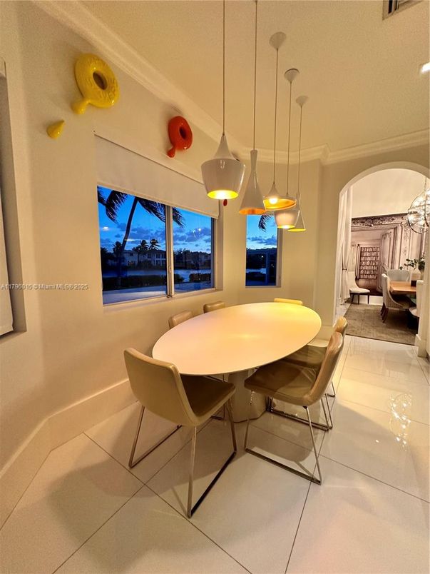 Dining room, Interior, Pendant Lights