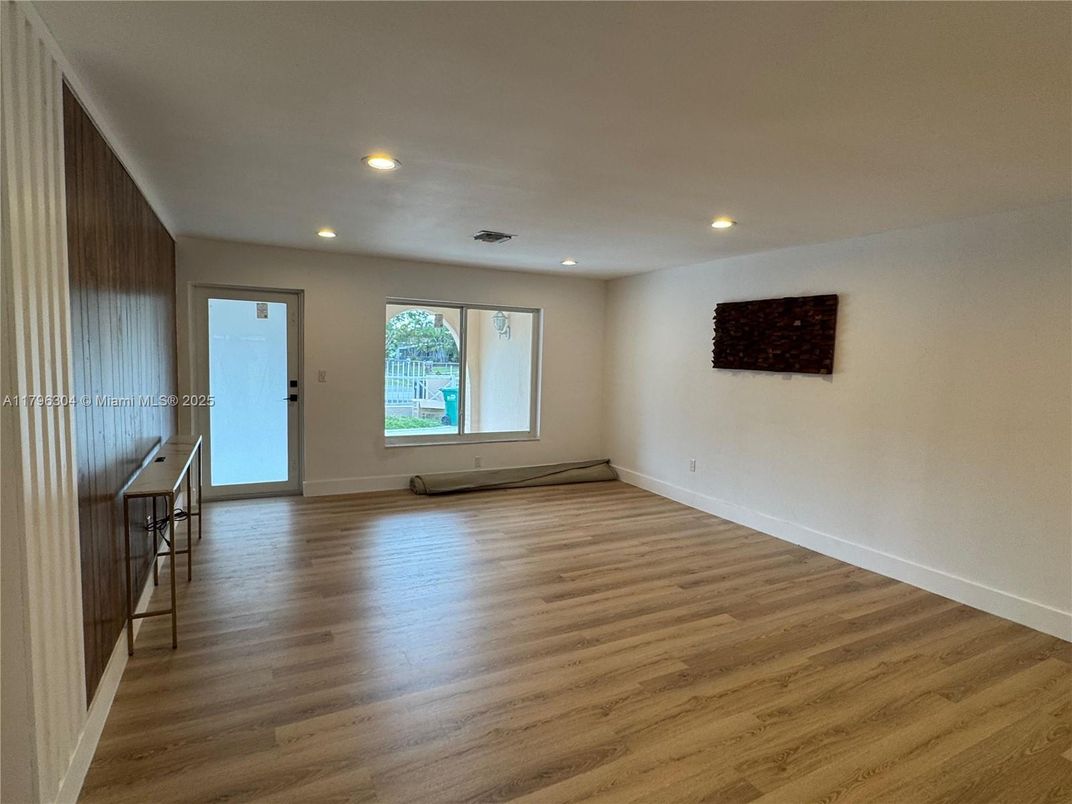 Empty room, Interior, Recessed Lighting, Wood Texture Flooring