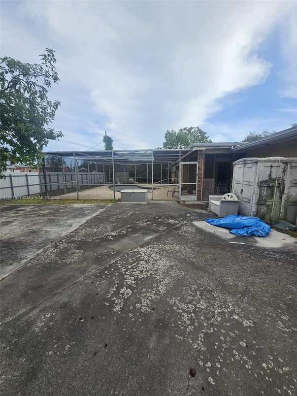 Backyard, Exterior