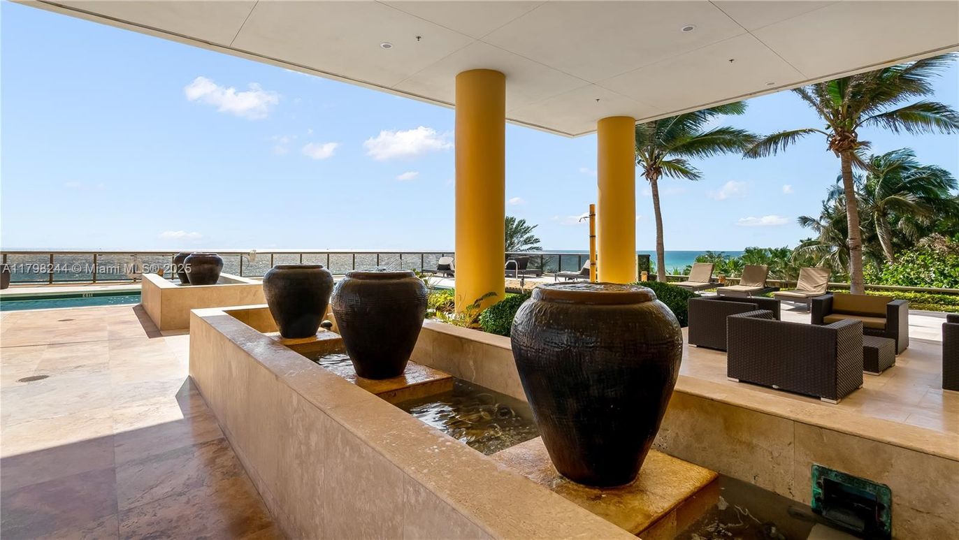 Exterior, Pool, Water
