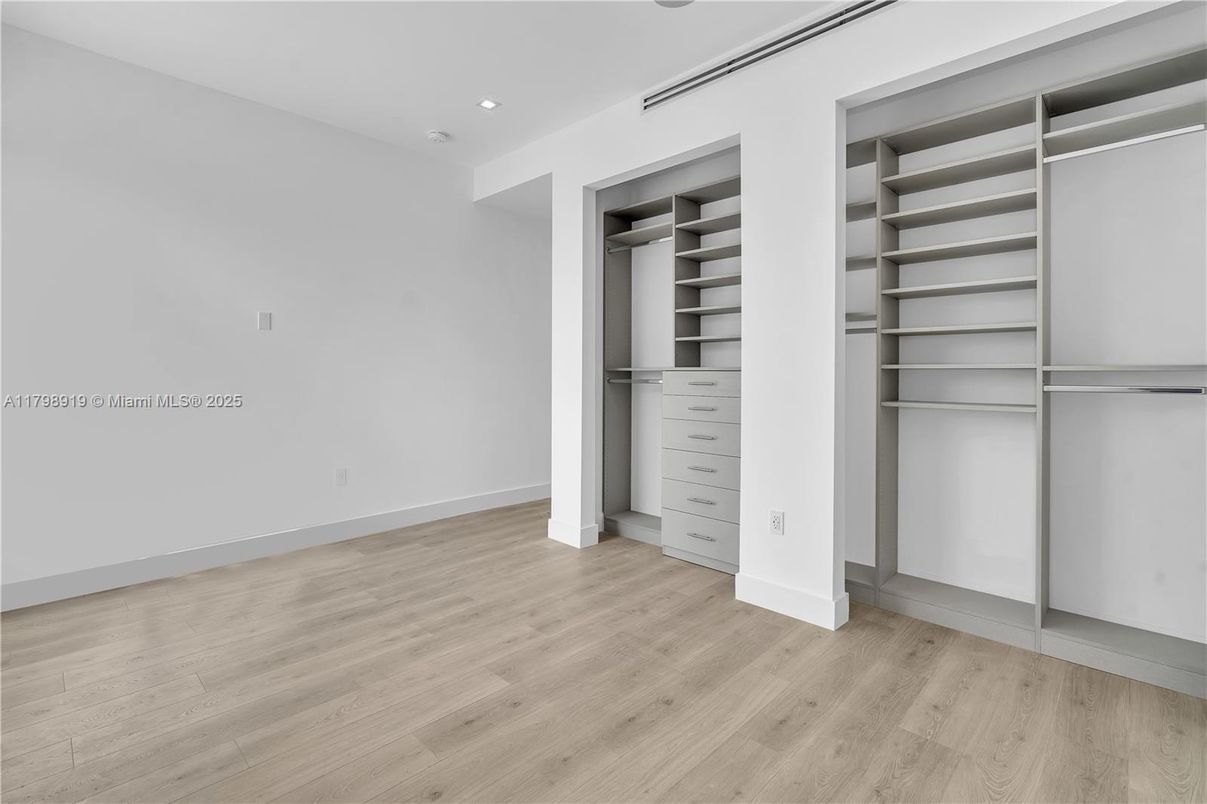 Interior, Recessed Lighting, Walk-in Closets, Wood Texture Flooring