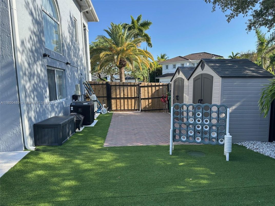Backyard, Exterior