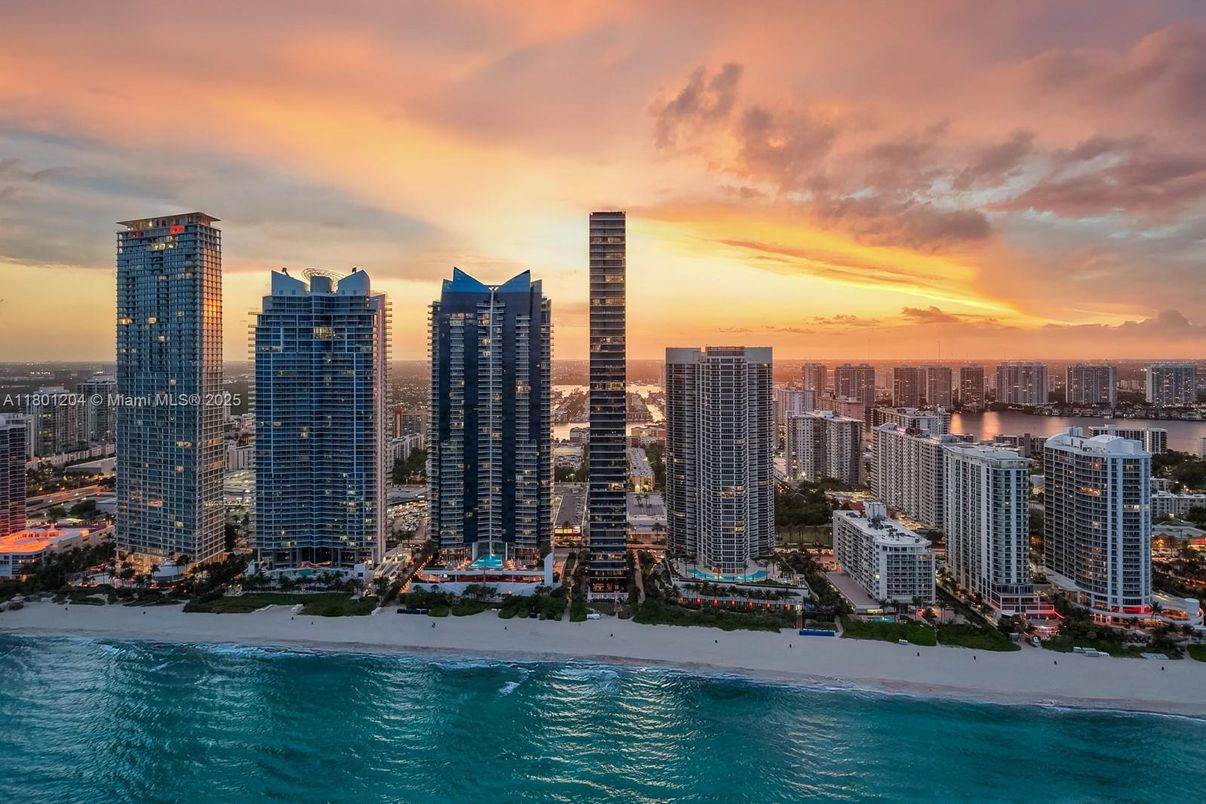 Exterior, Pool, Skyline