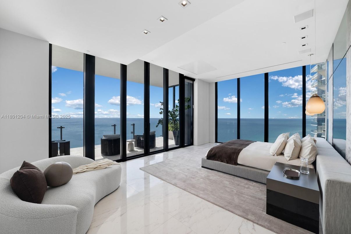 Bedroom, Interior, Marble, Recessed Lighting, Water