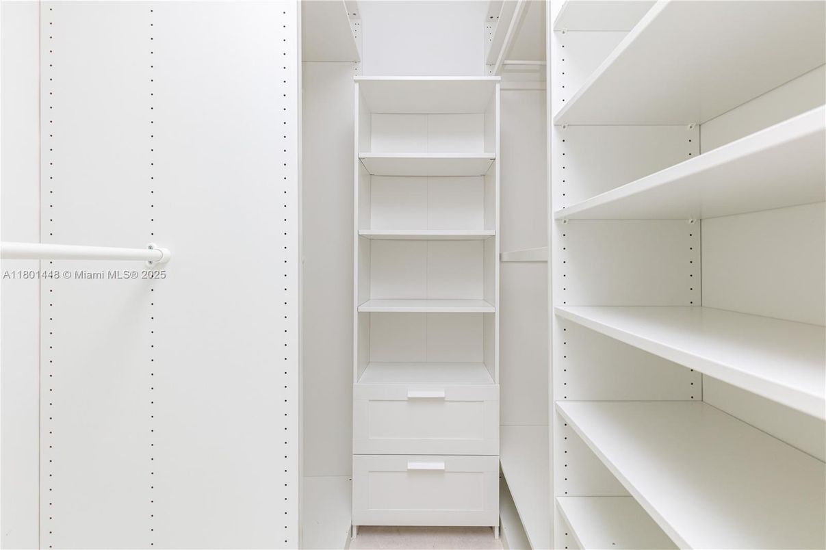 Interior, Walk-in Closets