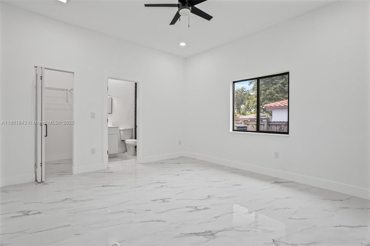 Bathroom, Empty room, Interior, Marble, Recessed Lighting