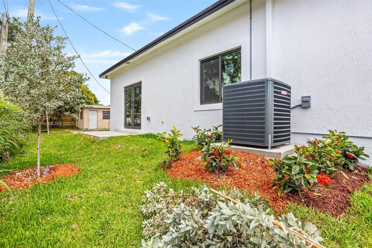 Backyard, Exterior